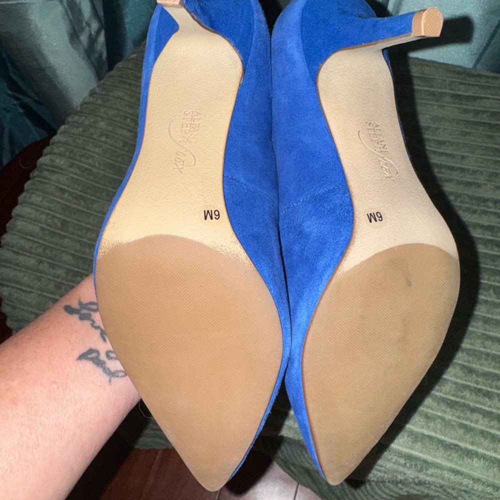 Alfani Royal Blue Suede Heels - Picture 3 of 3